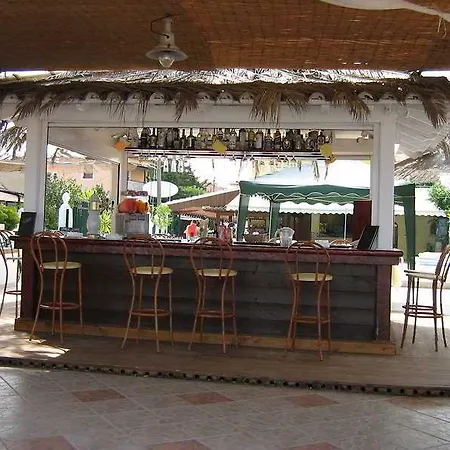 Caravel Pool Kavos